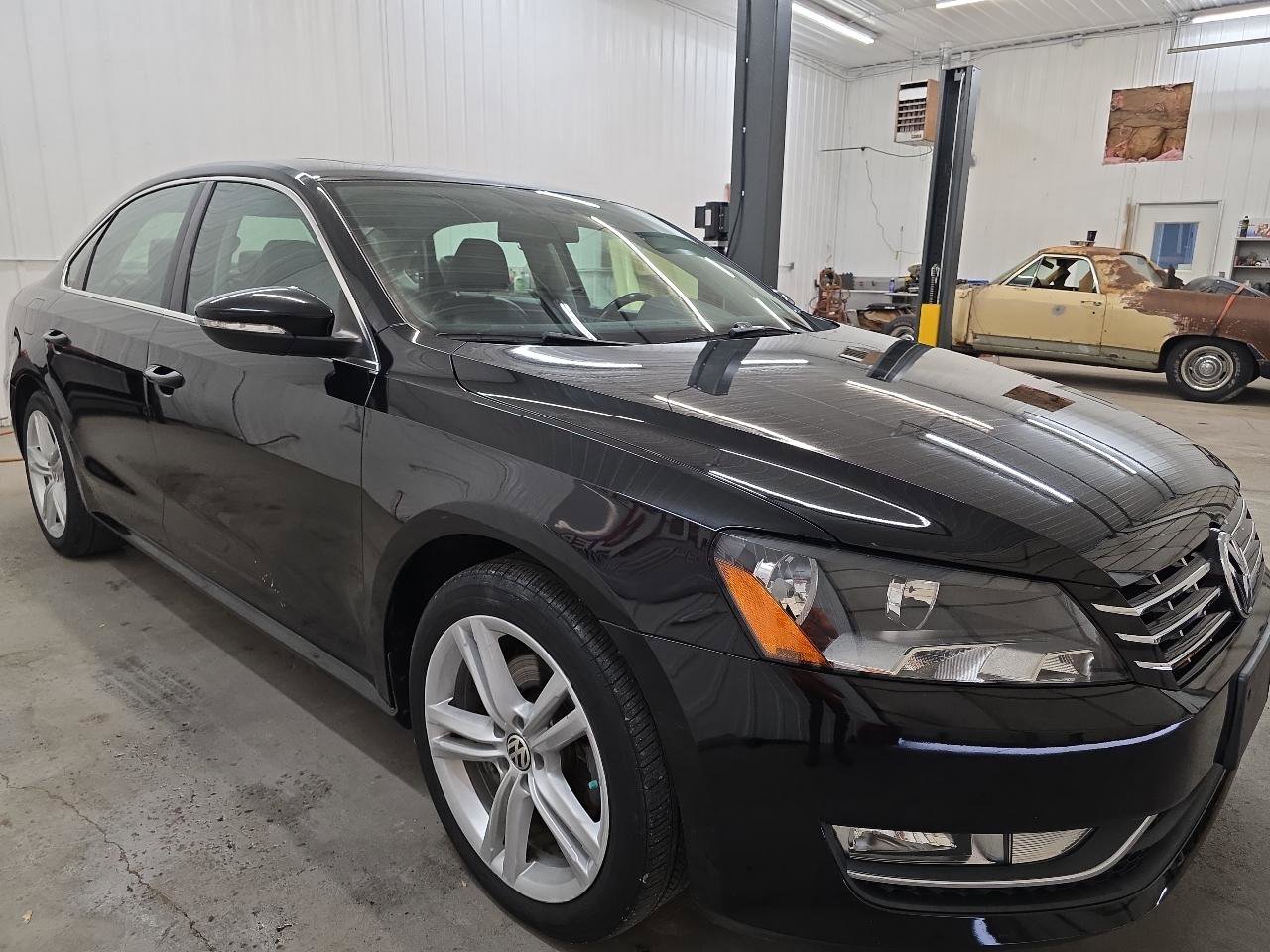 Used 2012 Volkswagen Passat 3.6 SE image 15