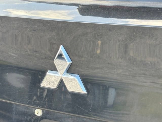 Used 2023 Mitsubishi Outlander SE FWD image 12