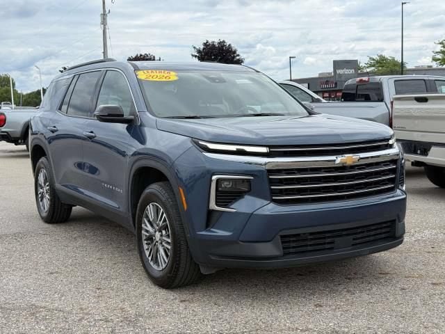 Used 2026 Chevrolet Traverse LT AWD/4WD image 4