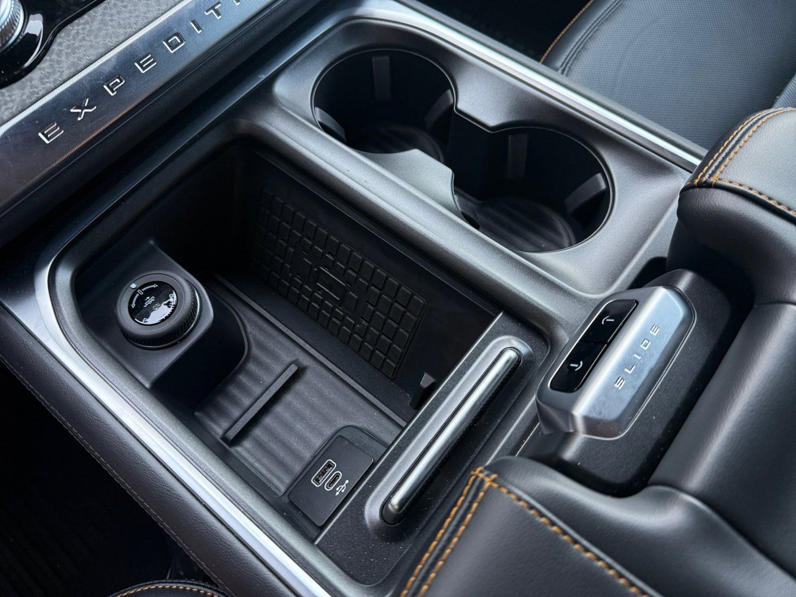 Used 2025 Ford Expedition Tremor image 17