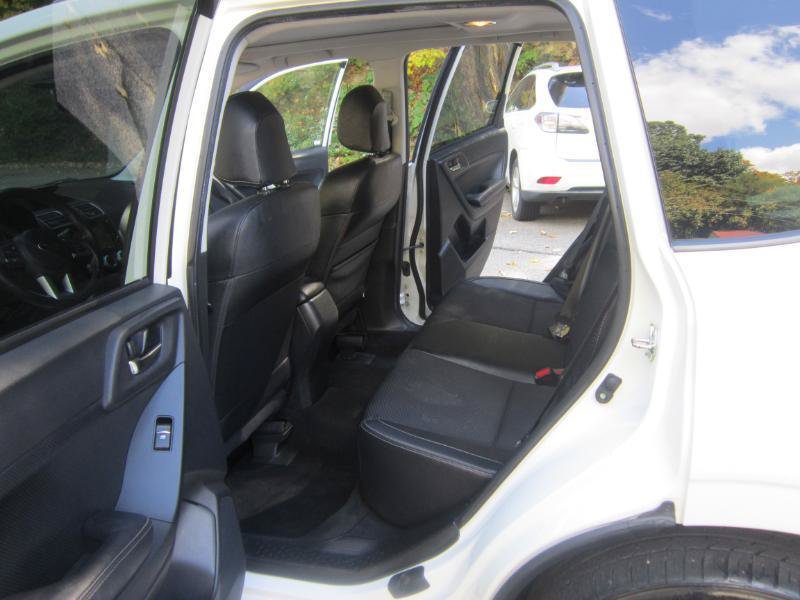 Used 2018 Subaru Forester 2.5i Premium AWD/4WD image 7