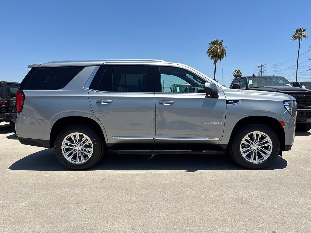 Used 2024 GMC Yukon SLT AWD/4WD image 3