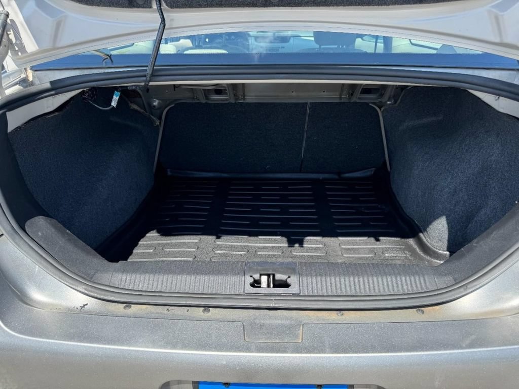 Used 2008 Ford Focus SE FWD image 5