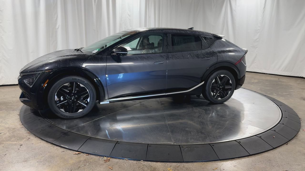 New 2025 Kia EV6 Wind image 5