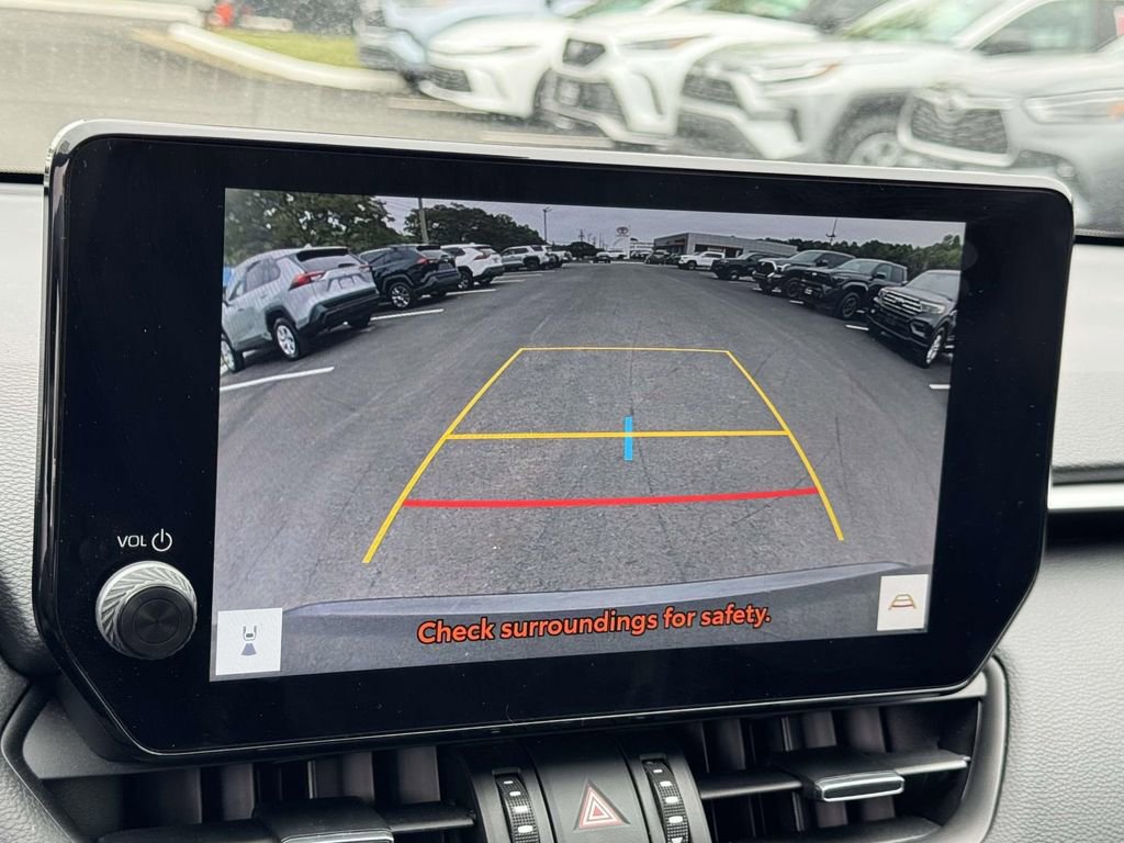 Used 2023 Toyota RAV4 XSE AWD/4WD image 4