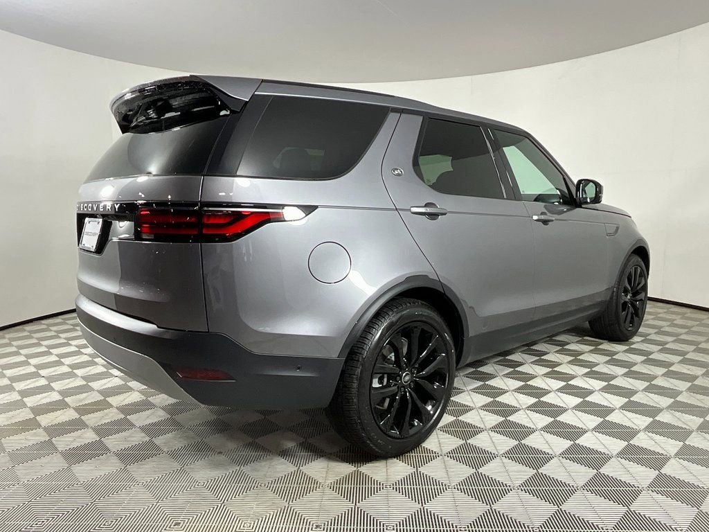 New 2026 Land Rover Discovery S AWD/4WD image 2