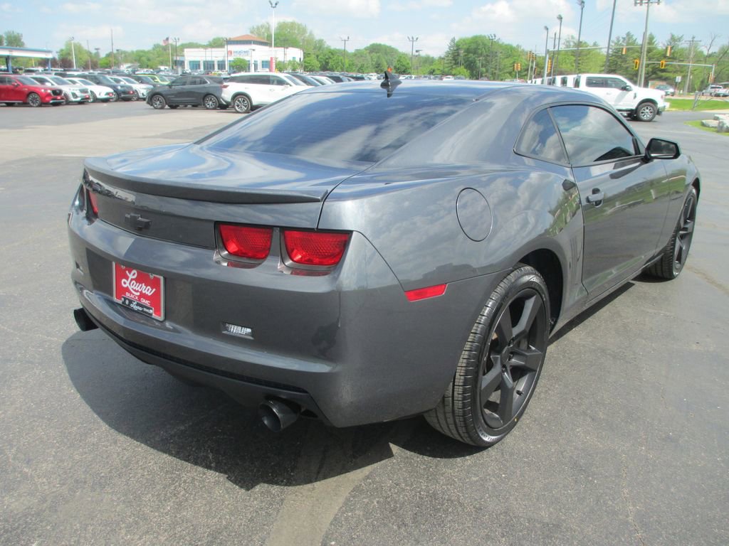 Used 2010 Chevrolet Camaro LT RWD image 4