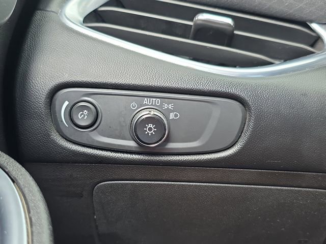 Used 2021 Chevrolet Malibu LT image 25