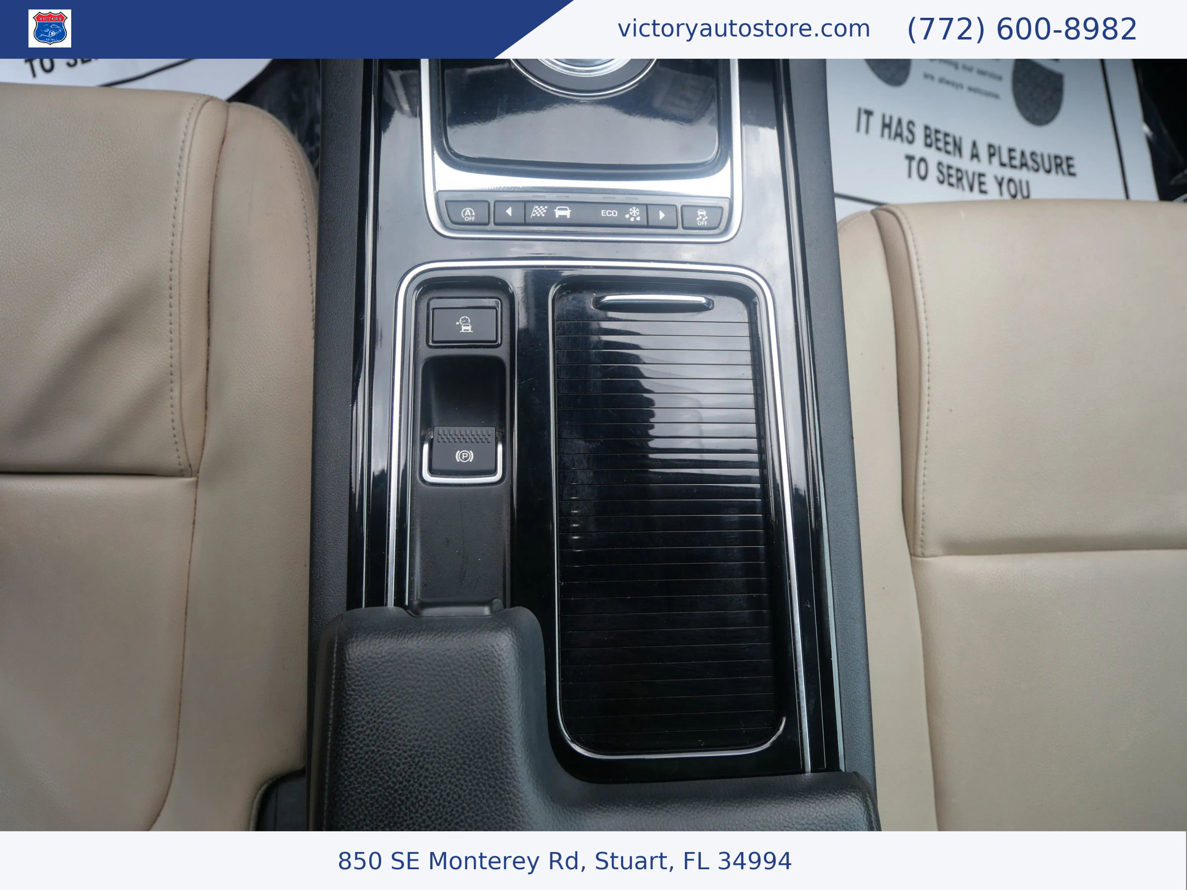 Used 2018 Jaguar XE image 17