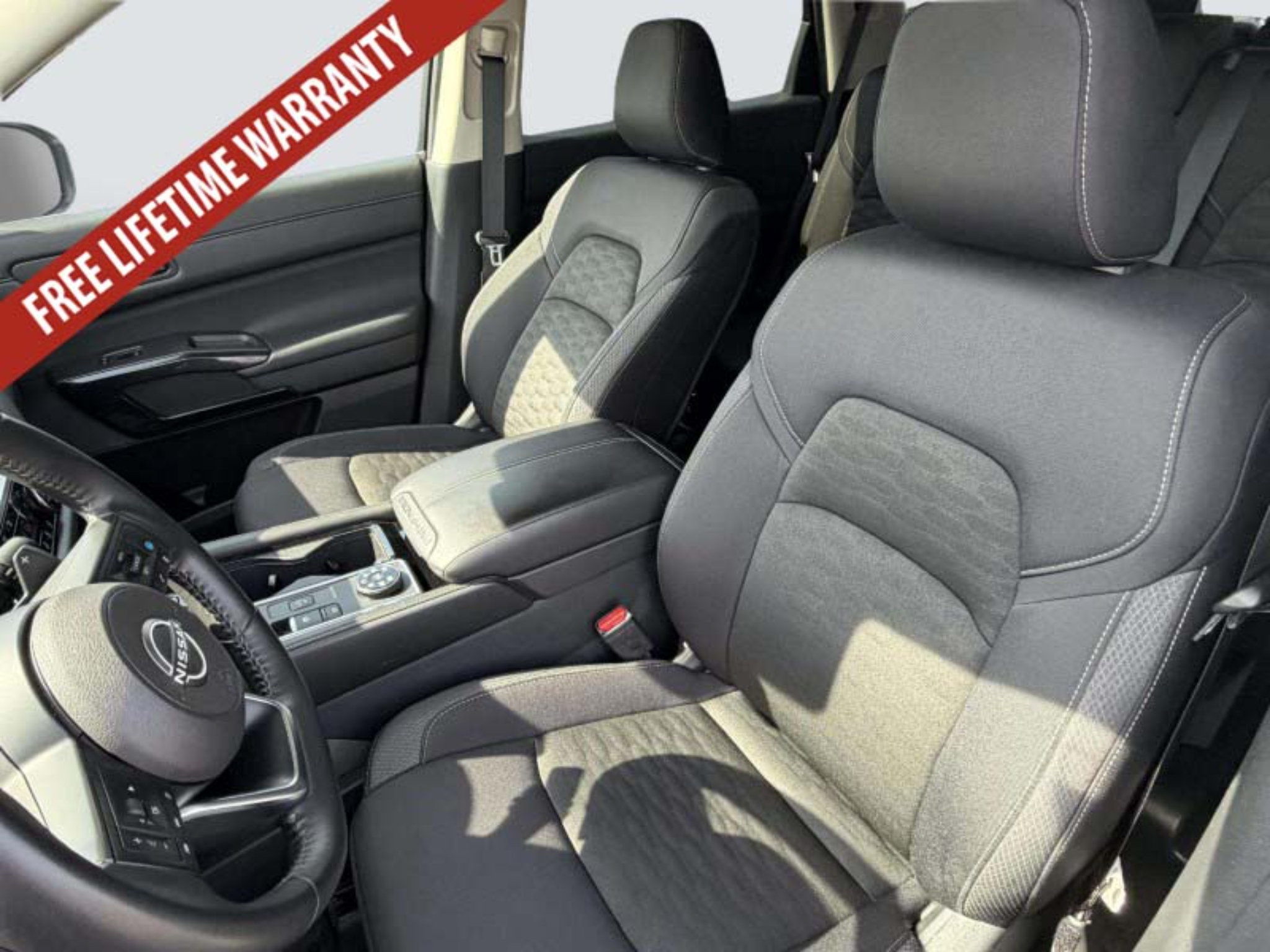 Used 2025 Nissan Pathfinder SV AWD/4WD image 21