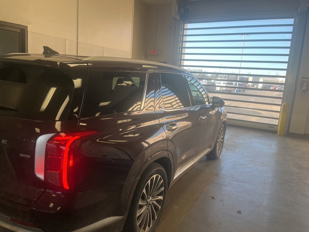 Used 2024 Hyundai Palisade Calligraphy image 12