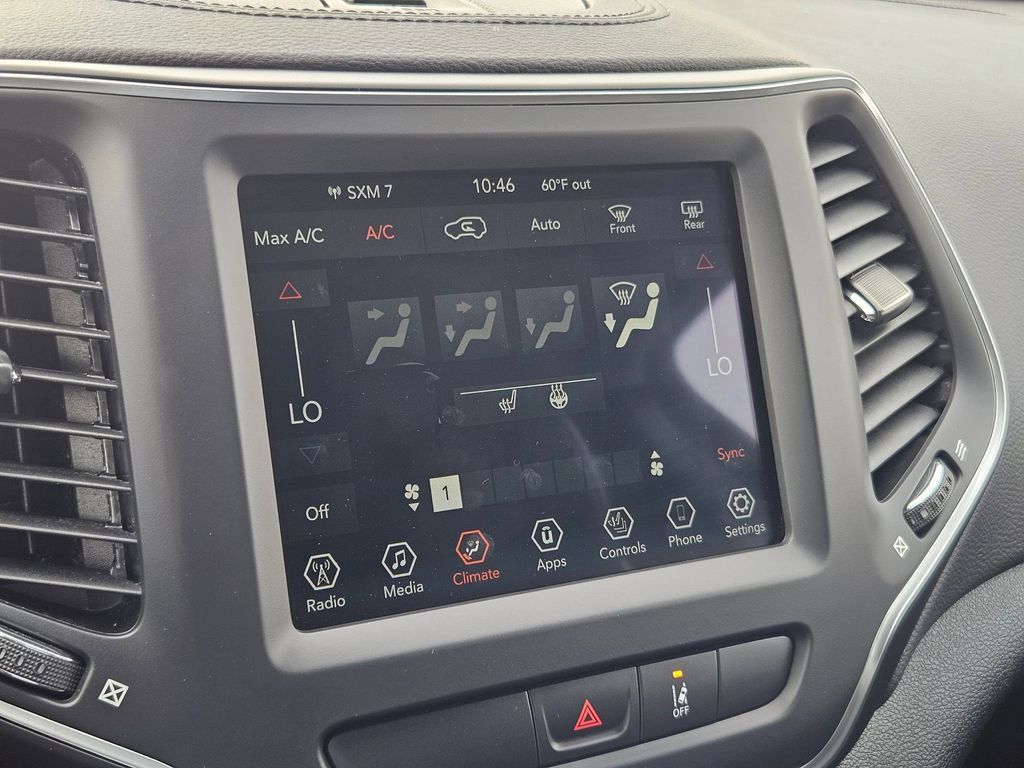 Used 2022 Jeep Cherokee Latitude Lux w/ Mopar Interior Package image 22