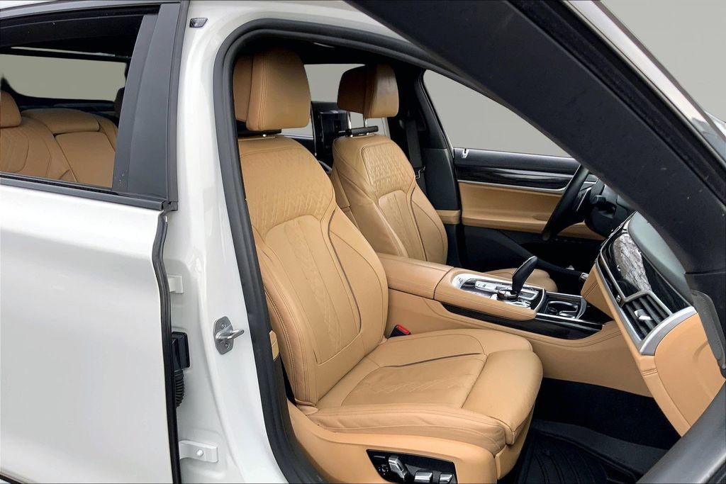 Used 2019 BMW 740i w/ Executive Package image 20