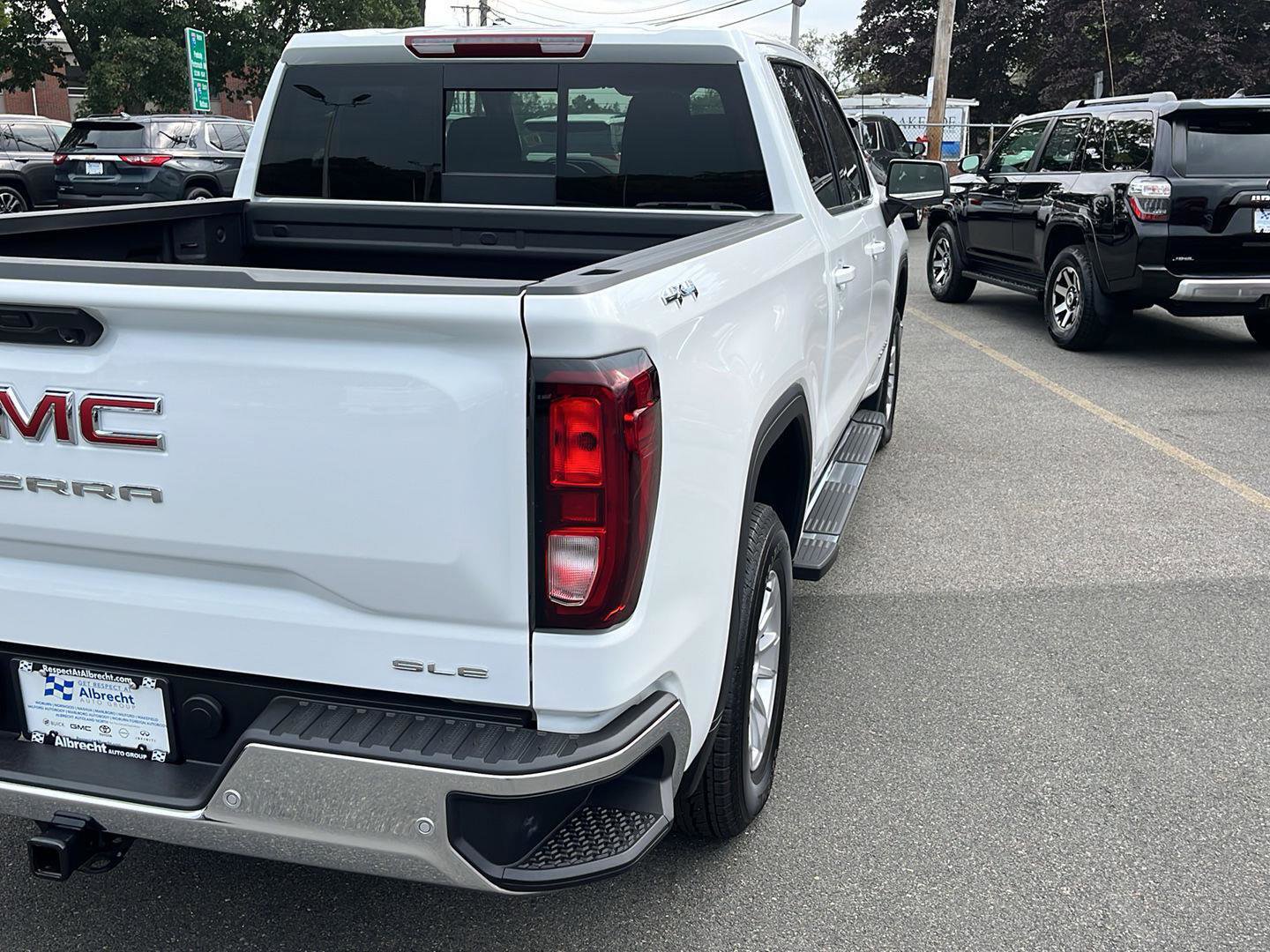 New 2025 GMC Sierra 1500 SLE w/ Preferred Package image 7