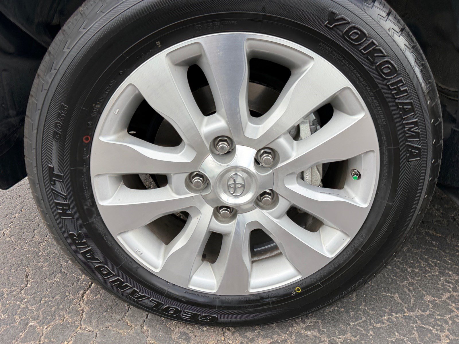 Used 2019 Toyota Sequoia Platinum w/ Carpet Mat Package (TMS) AWD/4WD image 24