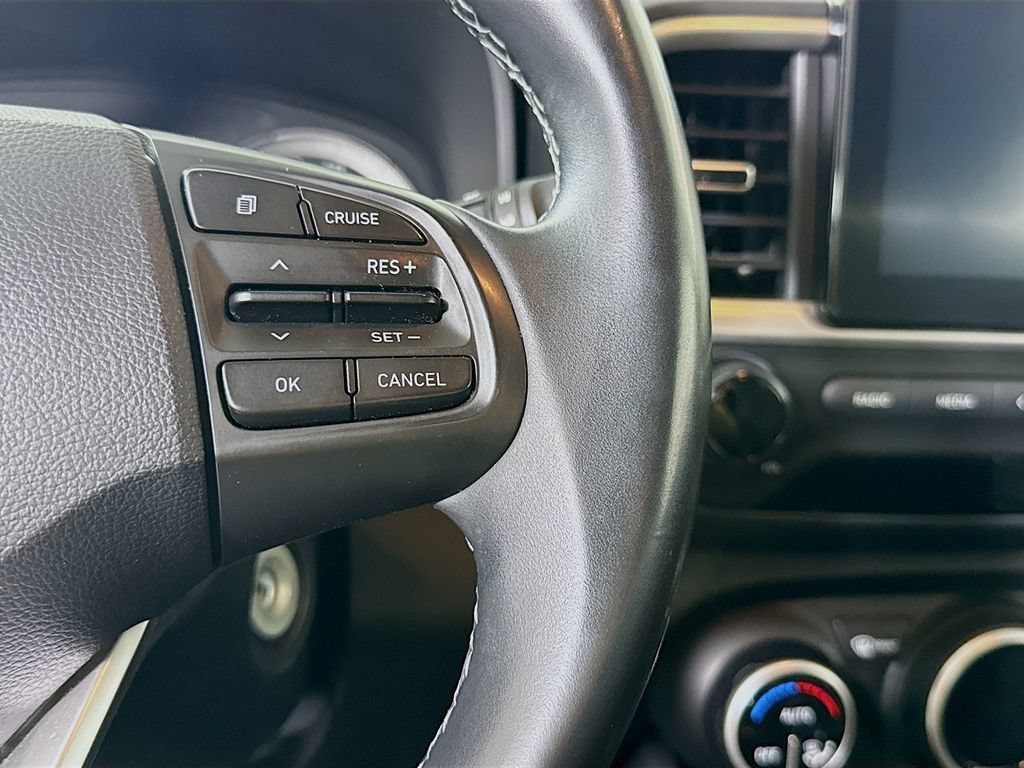 Certified 2021 Hyundai Venue SEL FWD image 21