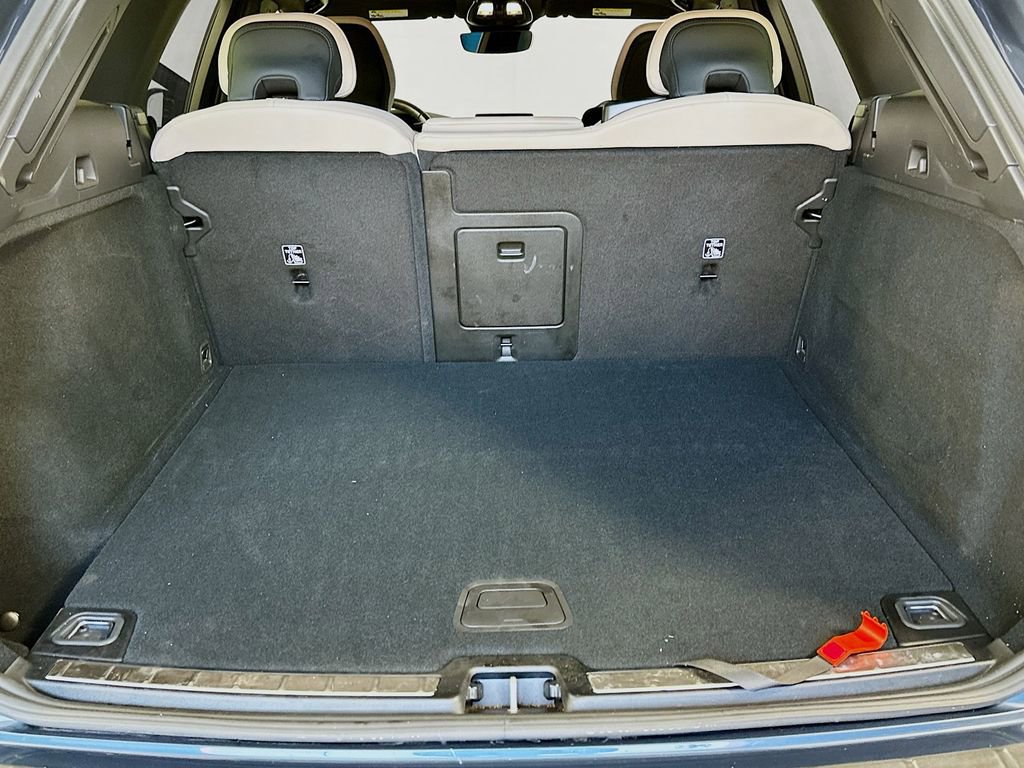 Used 2026 Volvo XC60 B5 Plus w/ Protection Package Premier image 16
