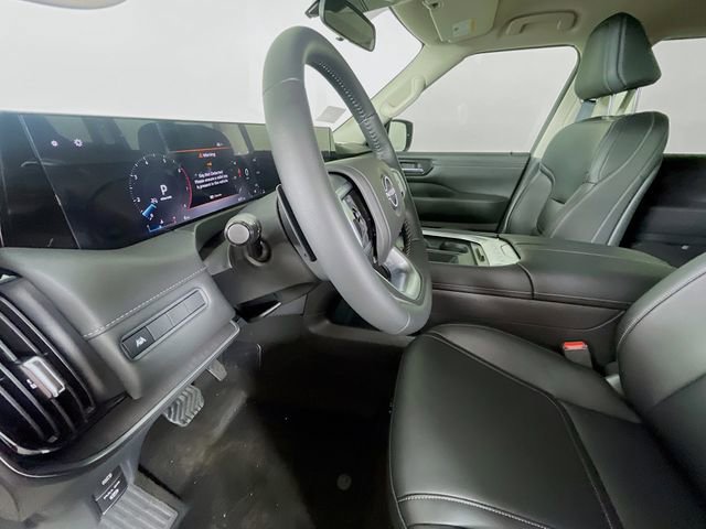 New 2026 Nissan Armada SV image 13