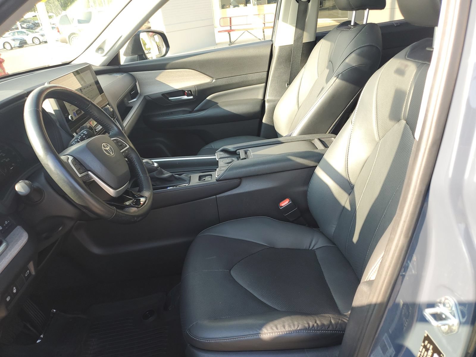 Used 2024 Toyota Grand Highlander AWD image 18