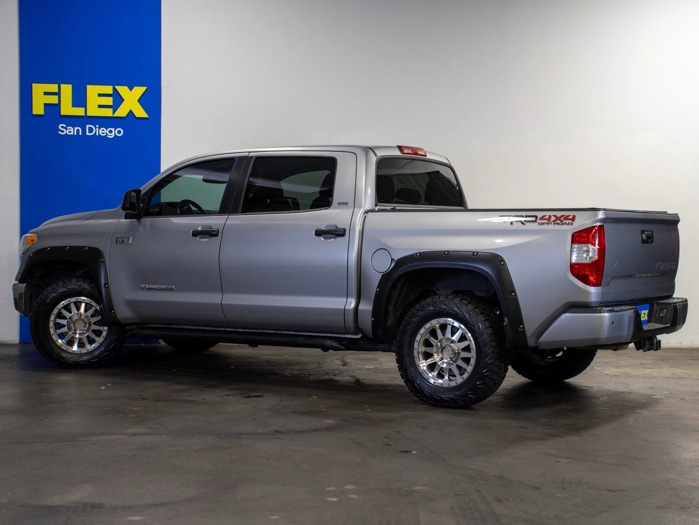 Used 2016 Toyota Tundra SR5 image 3
