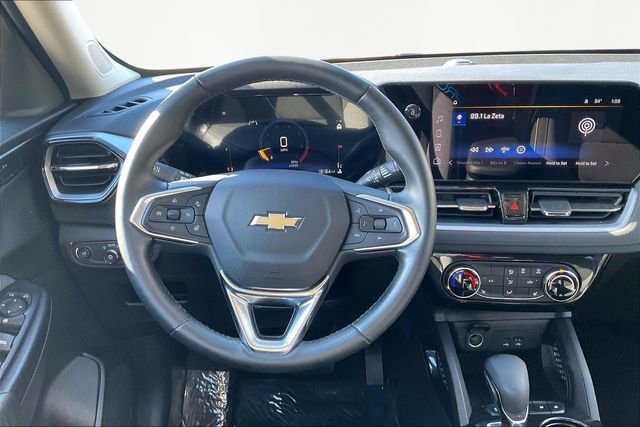 Used 2024 Chevrolet TrailBlazer LT w/ LT Cold Weather Package image 8