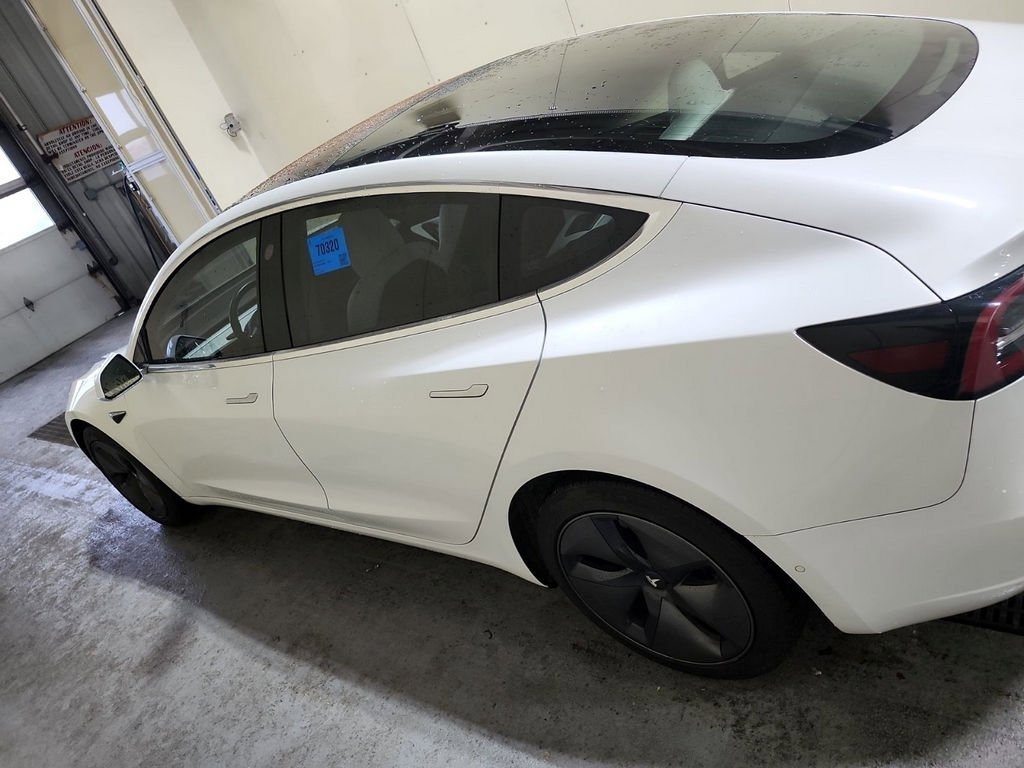 Used 2018 Tesla Model 3 Long Range image 4