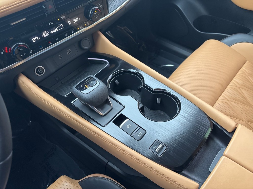 Used 2023 Nissan Rogue Platinum w/ Platinum Premium Package image 18