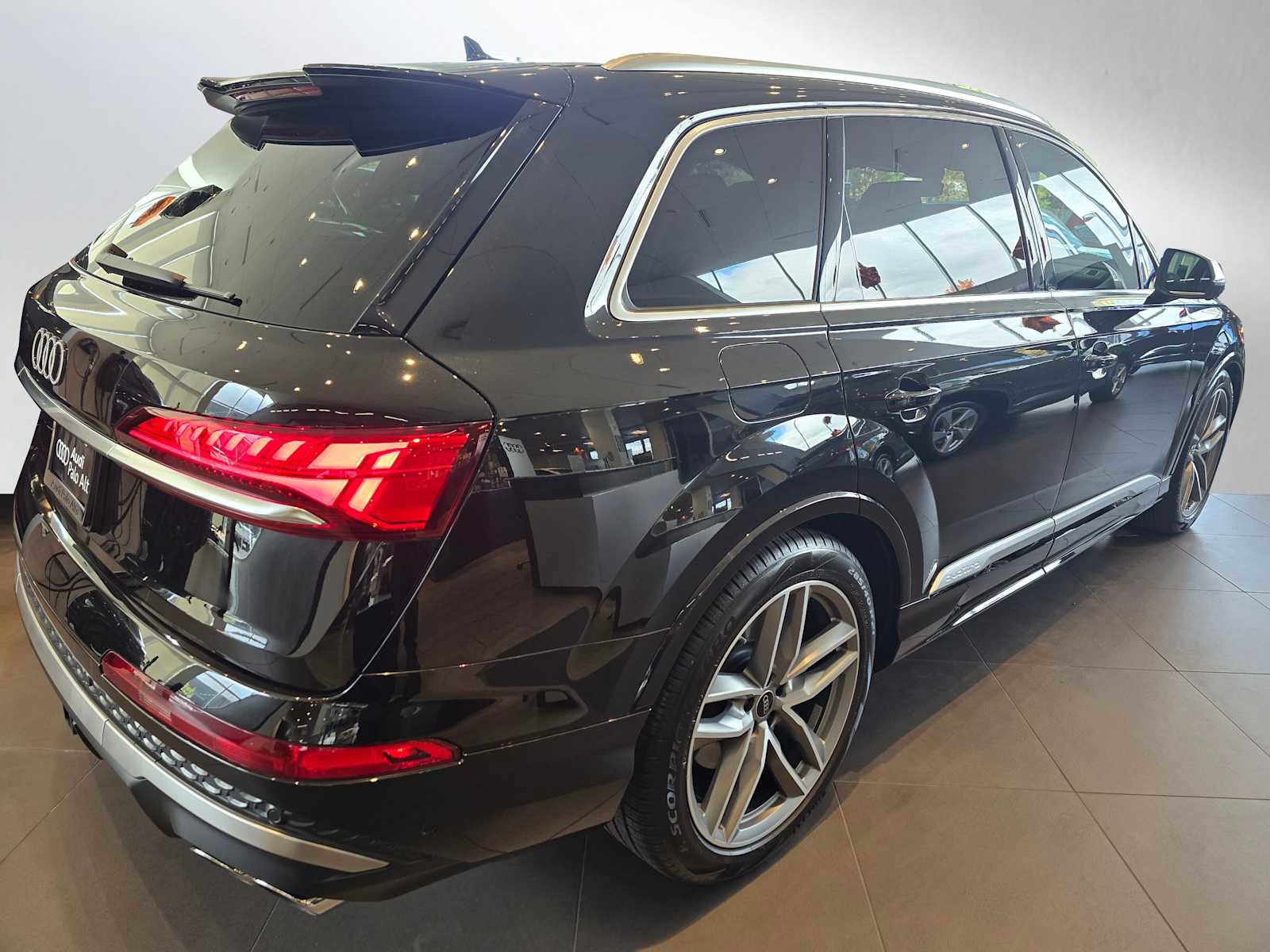 New 2025 Audi SQ7 Premium Plus image 3