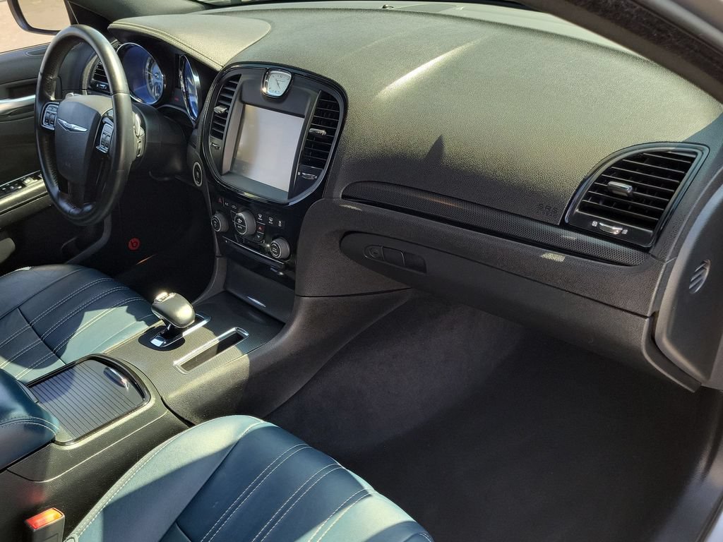 Used 2014 Chrysler 300 S RWD image 29