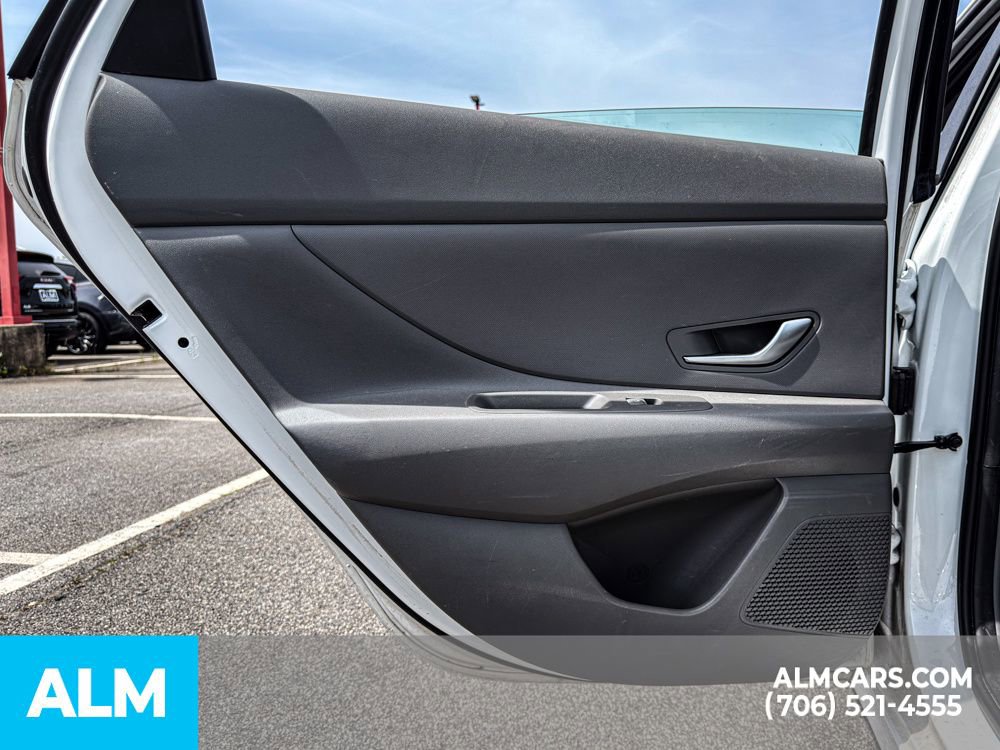Used 2023 Hyundai Elantra SEL FWD image 10