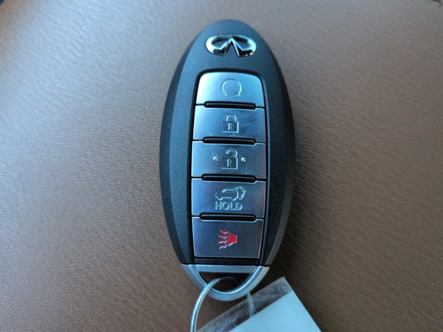 Used 2022 INFINITI QX80 Sensory w/ Cargo Package RWD image 32