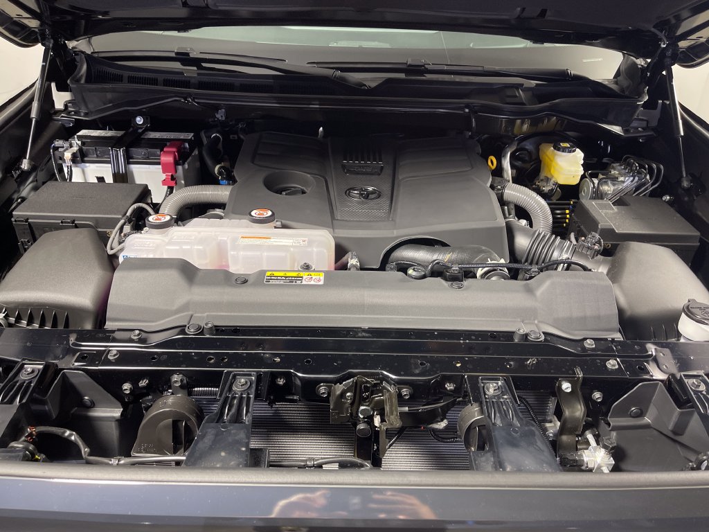 New 2026 Toyota Tundra Platinum w/ TRD Off-Road Package AWD/4WD image 9