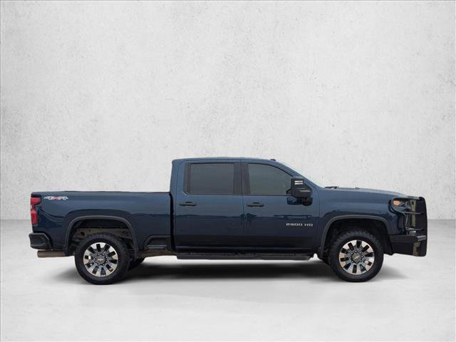 Used 2023 Chevrolet Silverado 2500 Custom w/ Custom Value Package image 4