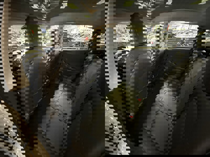 Used 2021 Tesla Model Y Long Range image 18