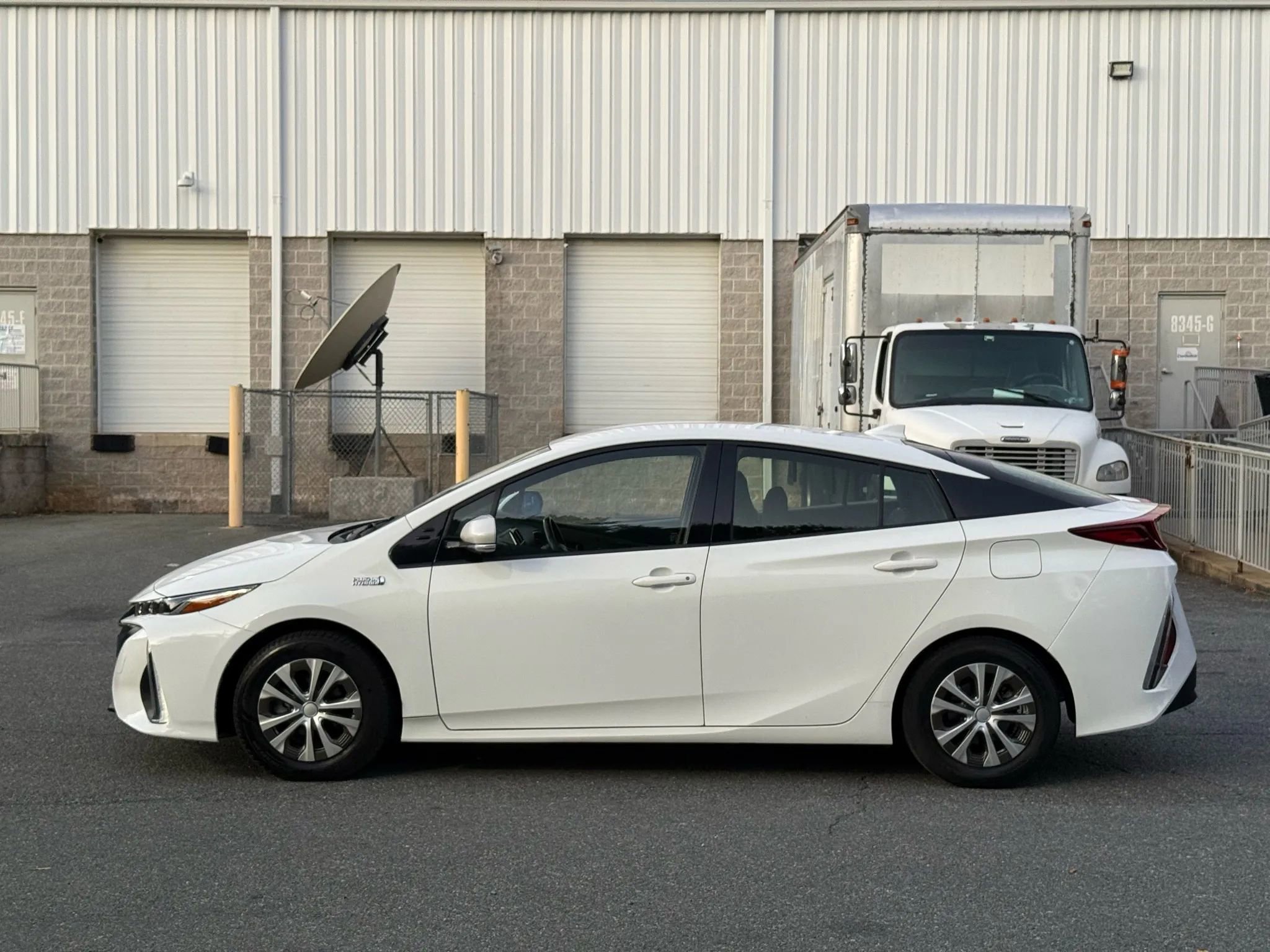 Used 2018 Toyota Prius Prime Plus w/ Carpet Mat Package image 10