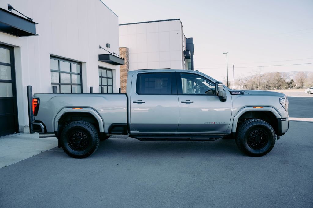Used 2024 GMC Sierra 3500 AT4 w/ Technology Package AWD/4WD image 10