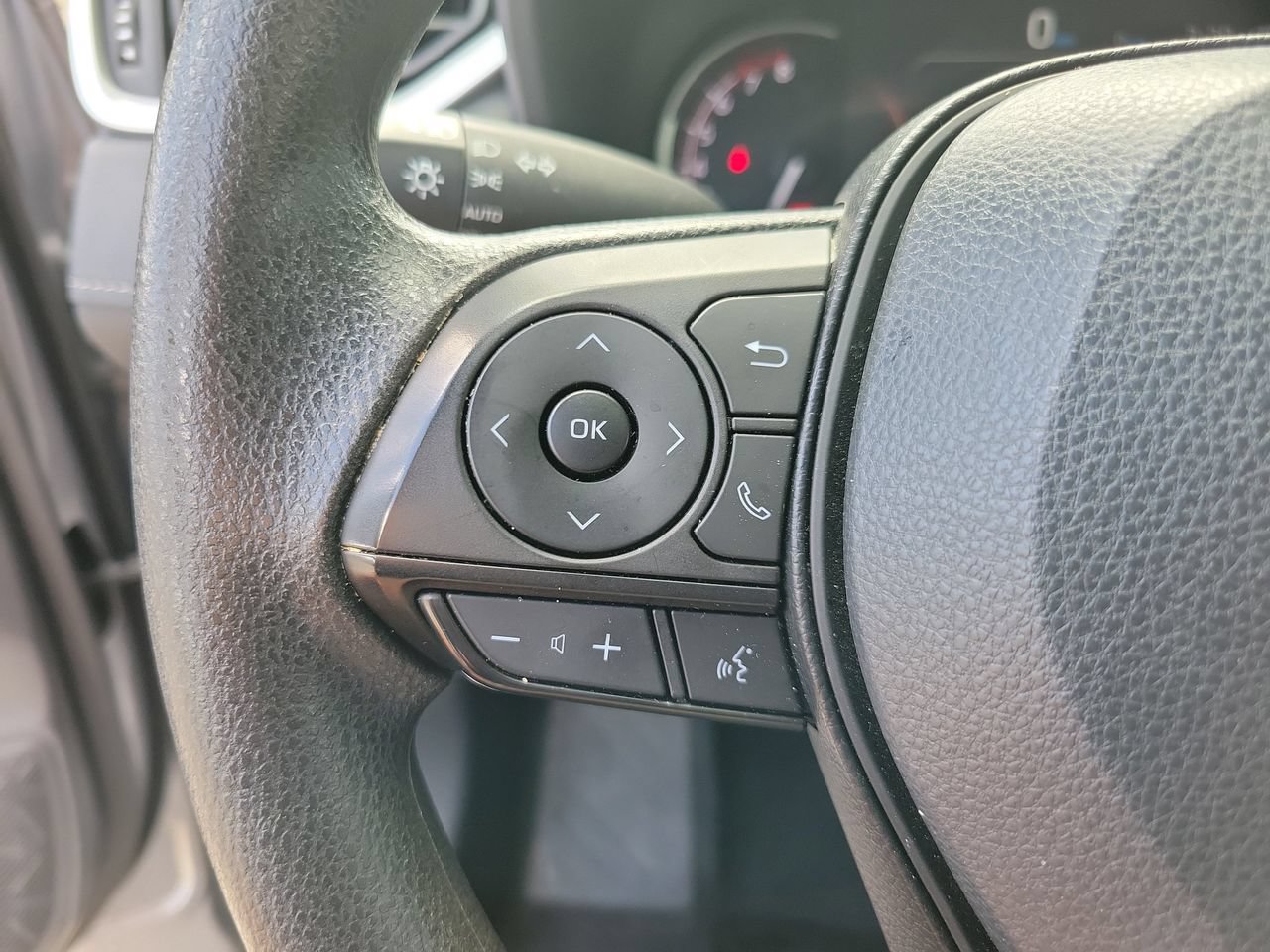 Used 2024 Toyota RAV4 XLE FWD image 19