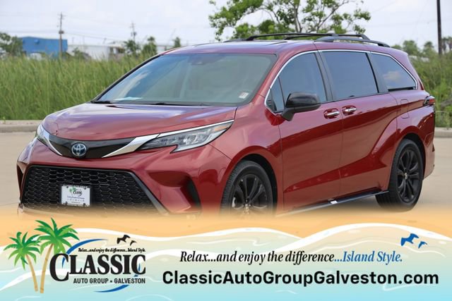 Certified 2023 Toyota Sienna XSE w/ XSE Plus Package FWD image 3