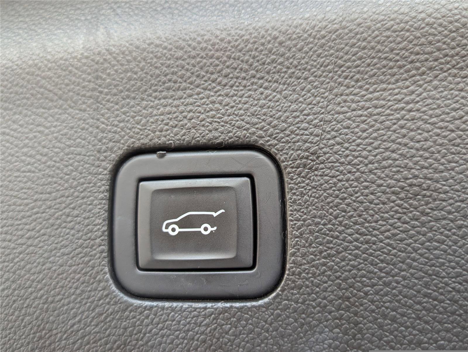 Used 2023 Buick Enclave Essence w/ Experience Buick Package image 14