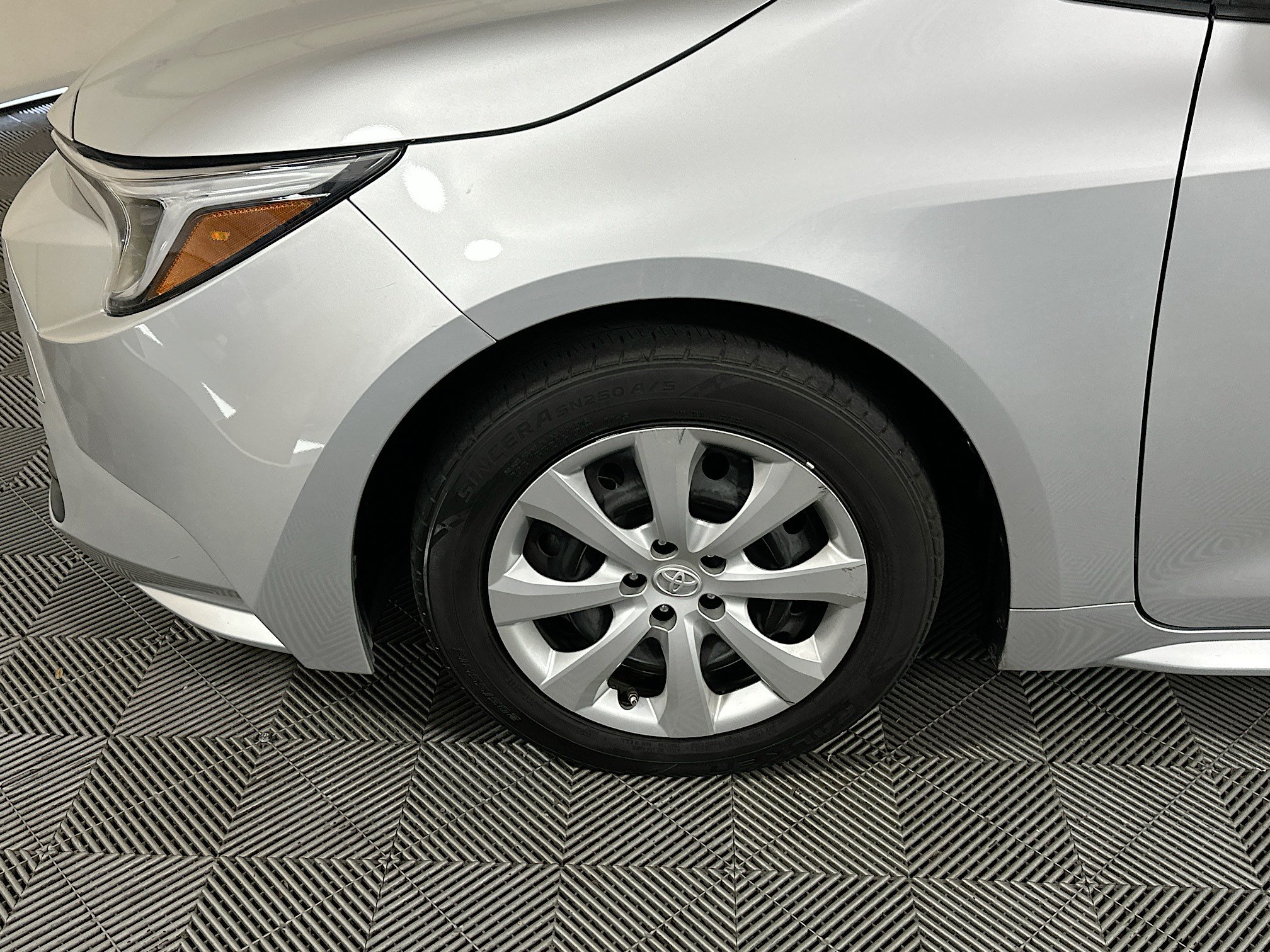 Used 2023 Toyota Corolla LE FWD image 11