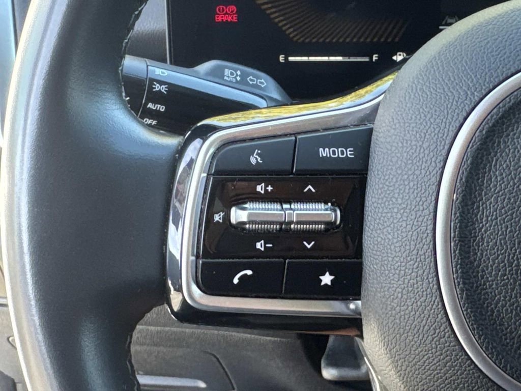 Used 2024 Kia Sorento S image 8