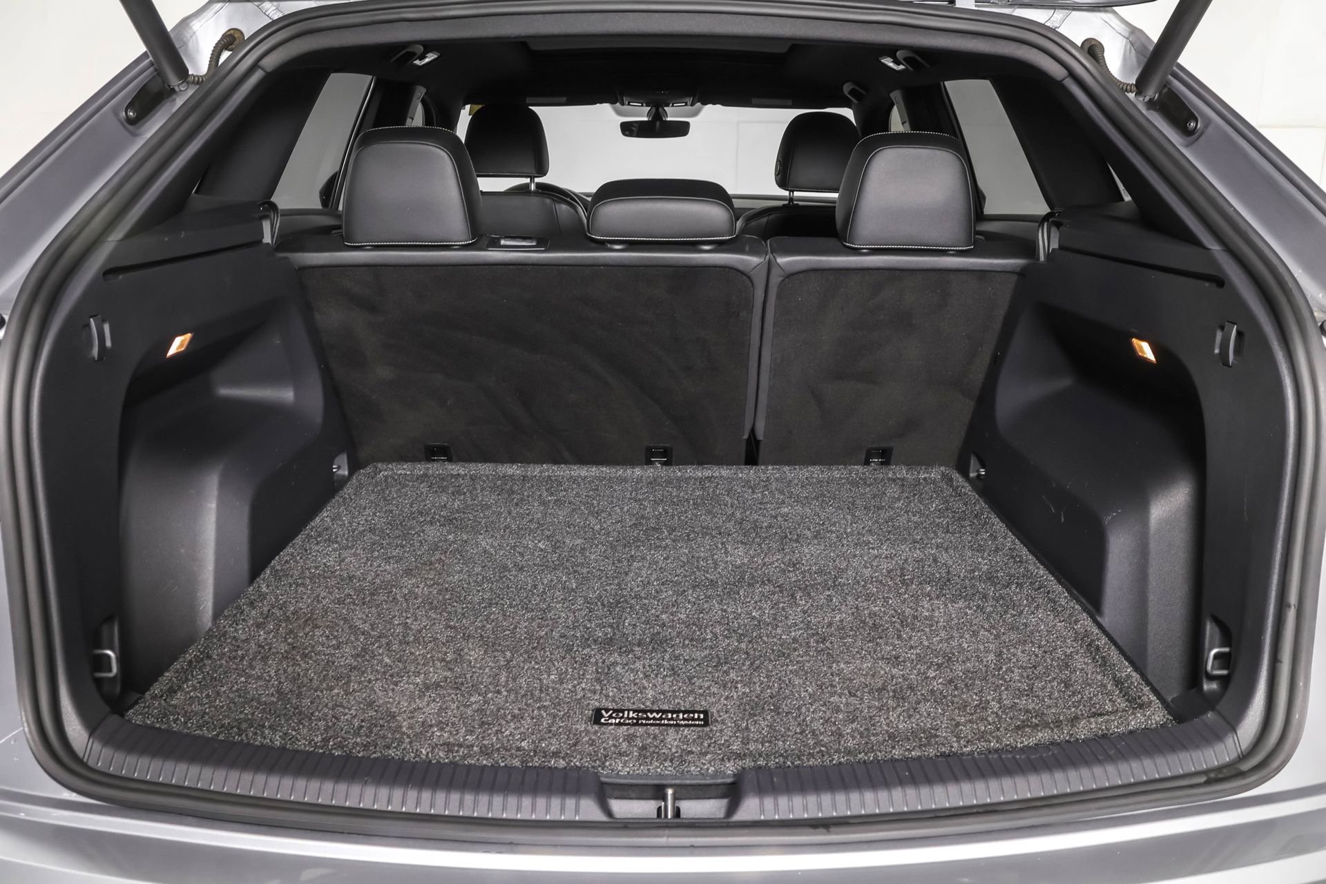 Used 2020 Volkswagen Atlas Cross Sport SE w/ Panoramic Sunroof Package image 39