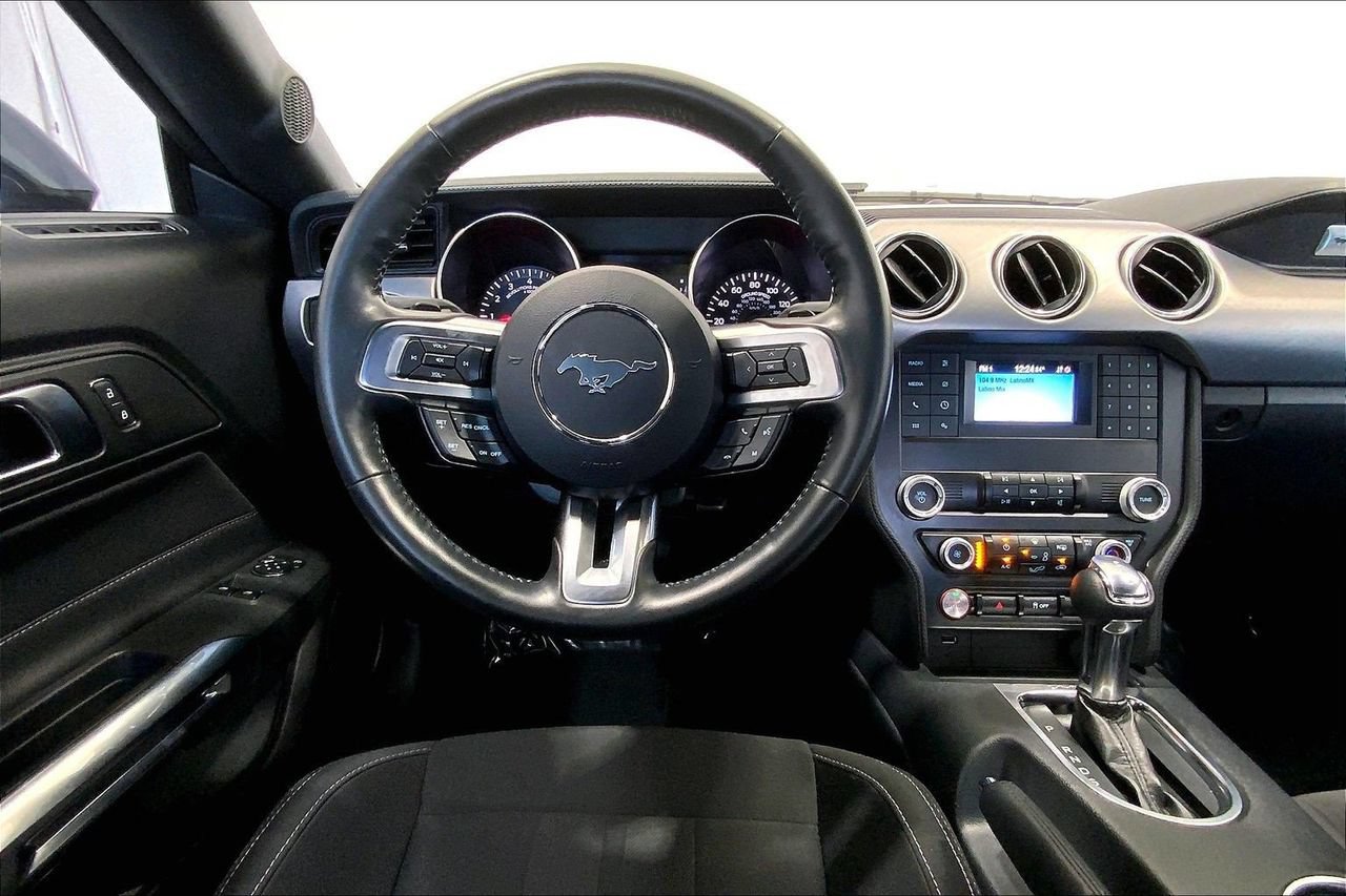 Used 2022 Ford Mustang GT RWD image 4