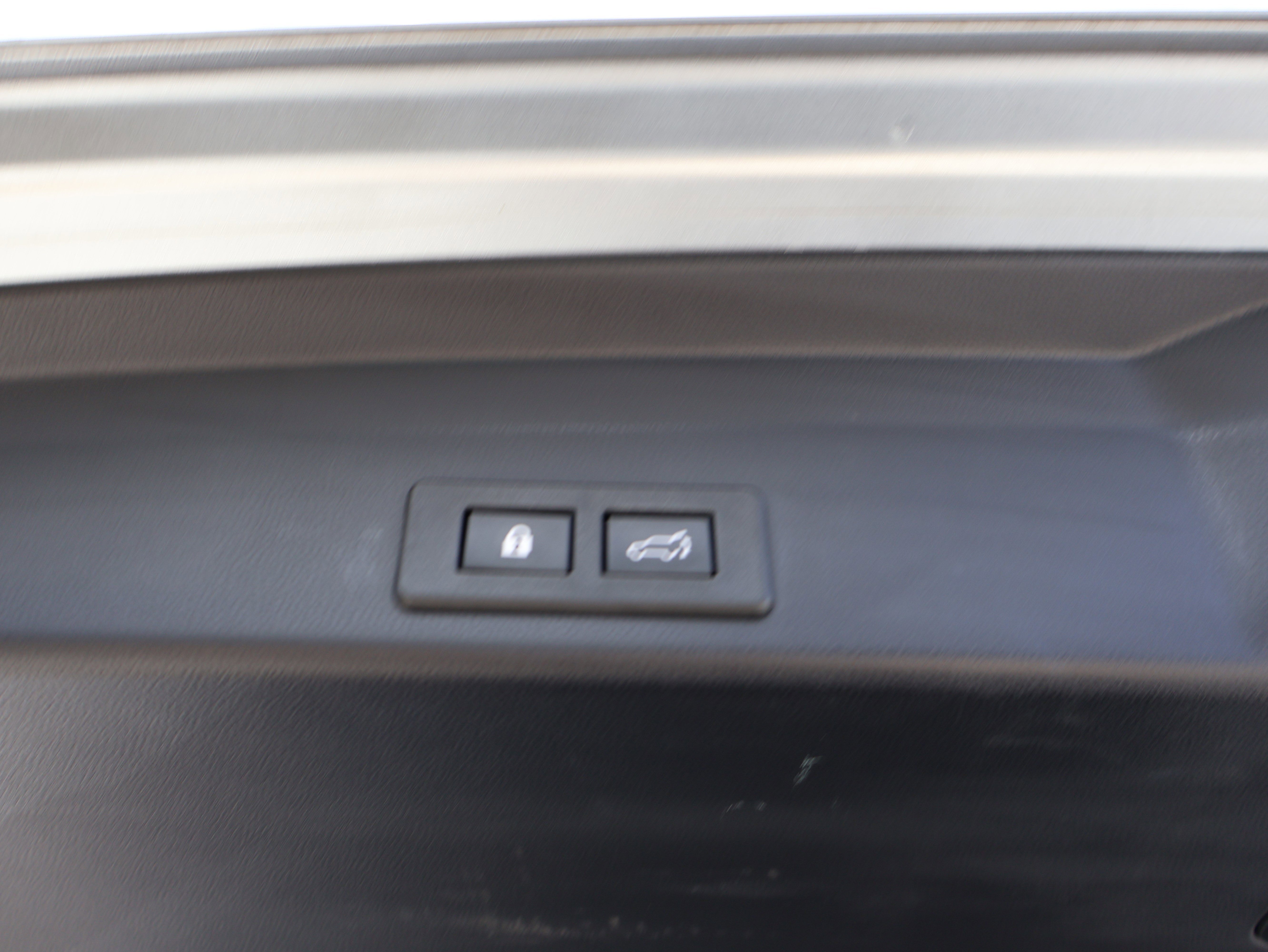 Used 2022 Subaru Ascent Limited w/ Technology Package image 21