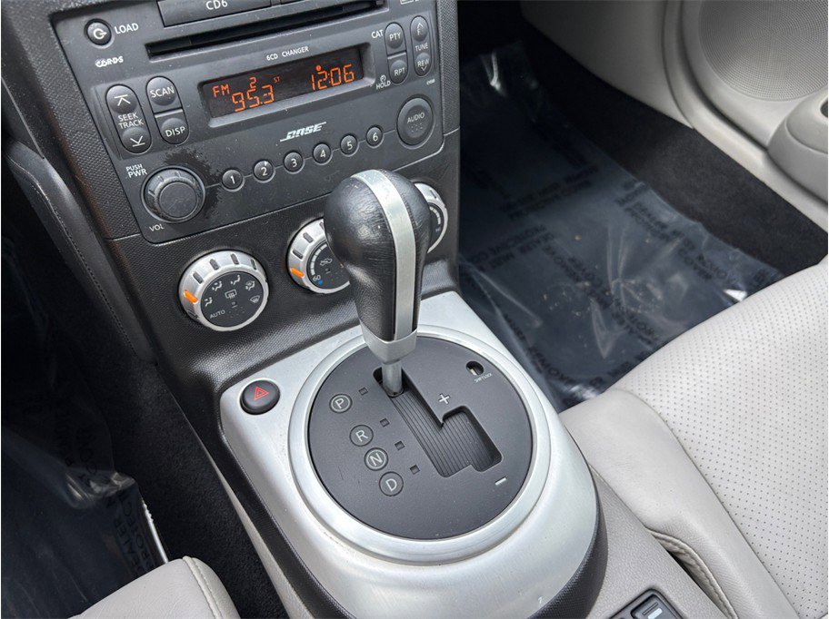 Used 2009 Nissan 350Z Touring RWD image 28