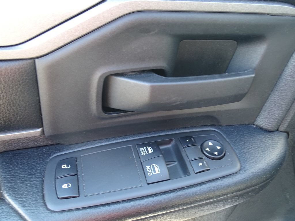 Used 2022 RAM 5500 Tradesman RWD image 13