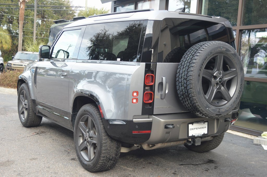 Used 2024 Land Rover Defender 90 X-Dynamic SE image 10