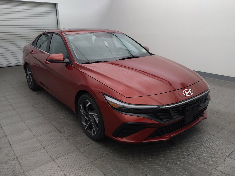 Used 2025 Hyundai Elantra Limited FWD image 13