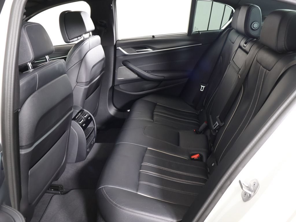 Used 2023 BMW M550i xDrive w/ Executive Package AWD/4WD image 39