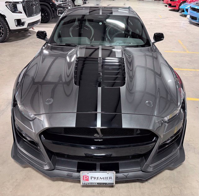 Used 2020 Ford Mustang Shelby GT500 w/ Carbon Fiber Track Pack RWD image 8